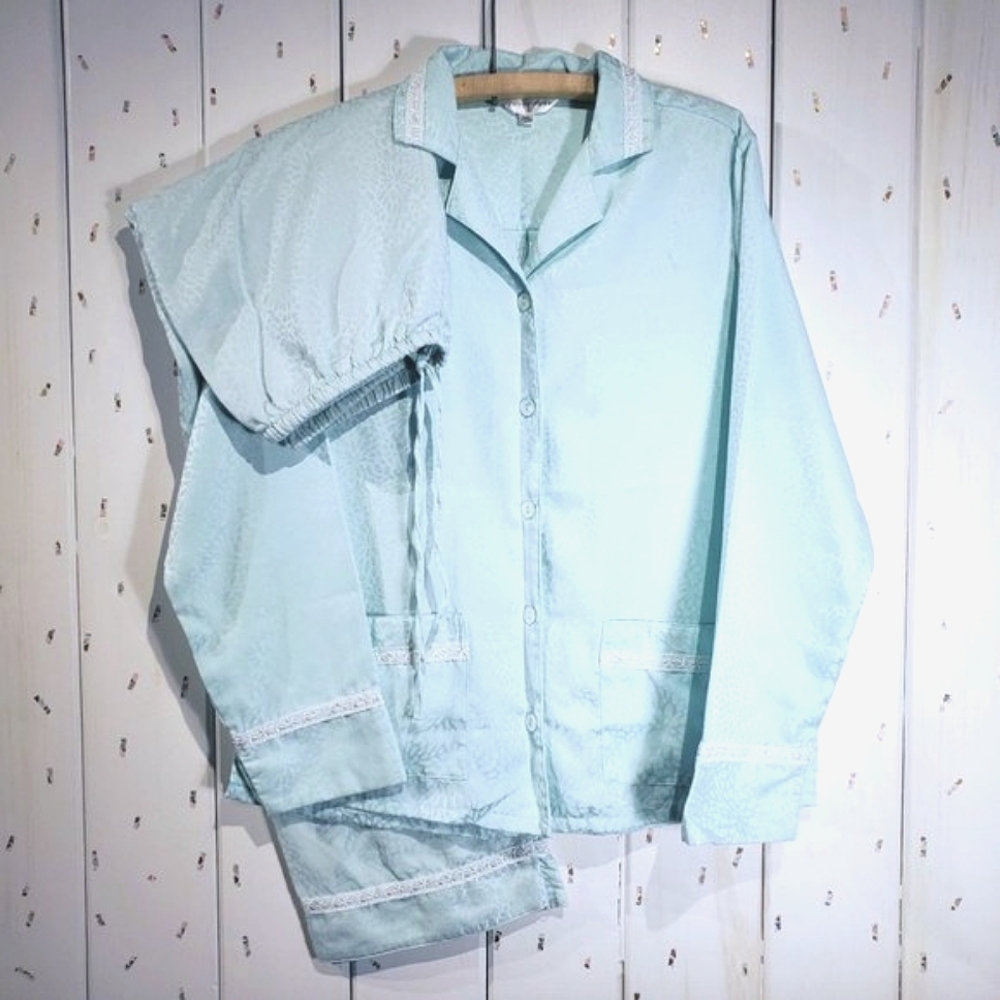 Vintage Vanity Fair Pale Blue Long Sleeves Button Down Pajama Set Lace Detailing
